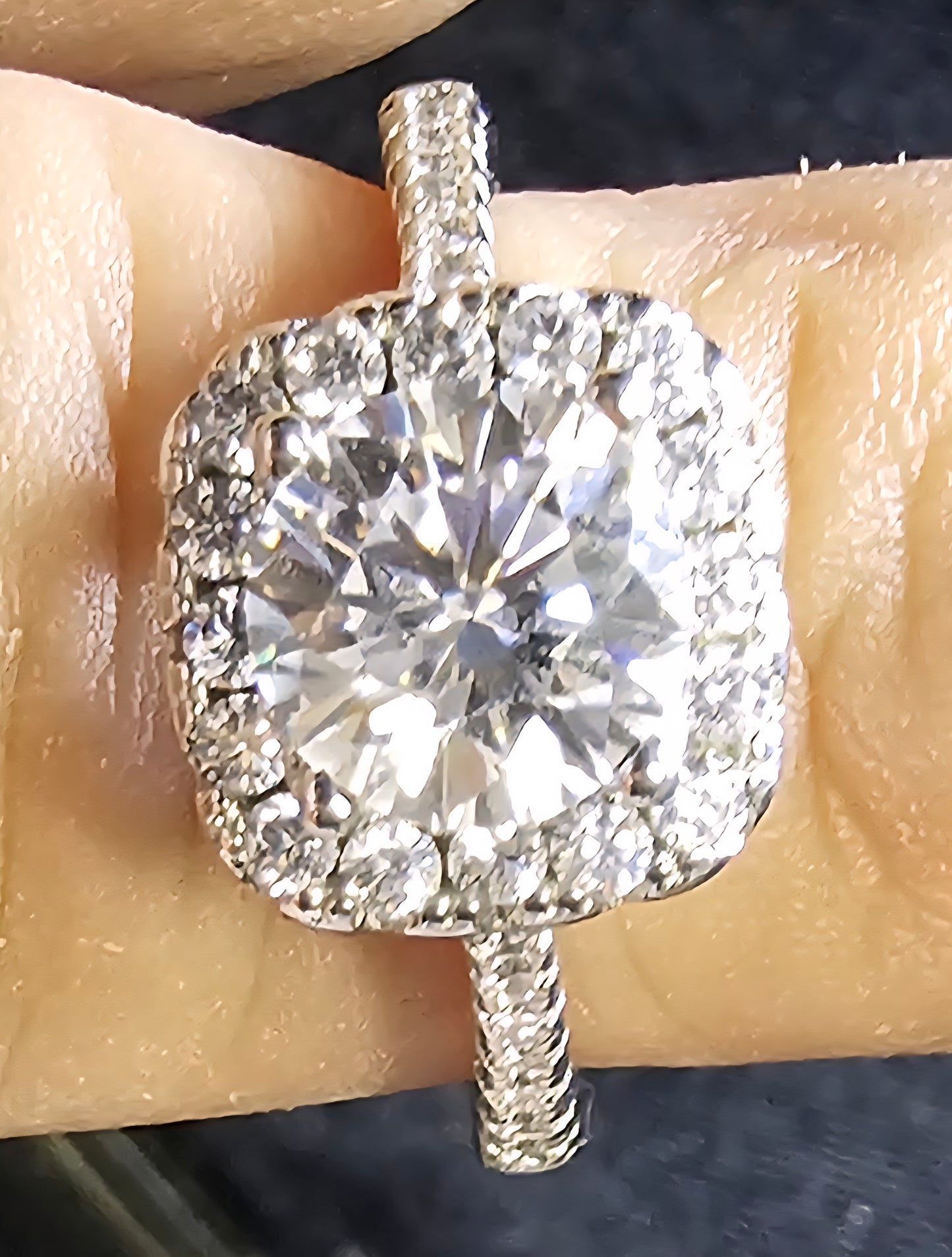 ✨ Radiant Brilliance: 1.75 TWC Moissanite Masterpiece ✨