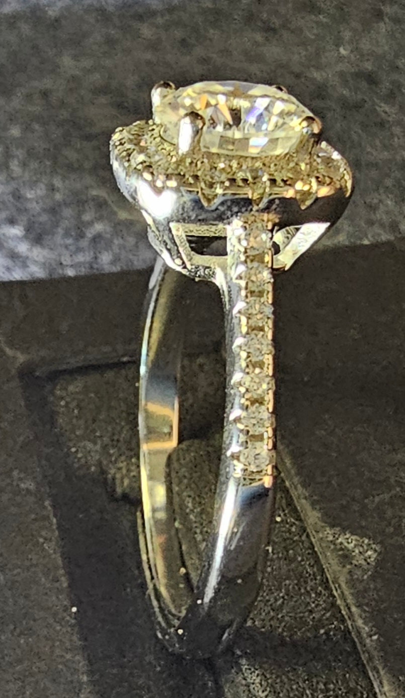 ✨ Radiant Brilliance: 1.75 TWC Moissanite Masterpiece ✨